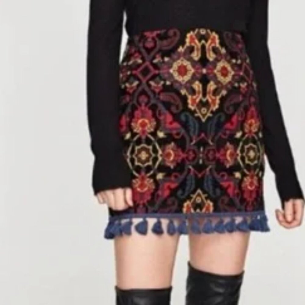 EUC Zara Women Tapestry Fringe Trim Mini Skirt EUC Small​